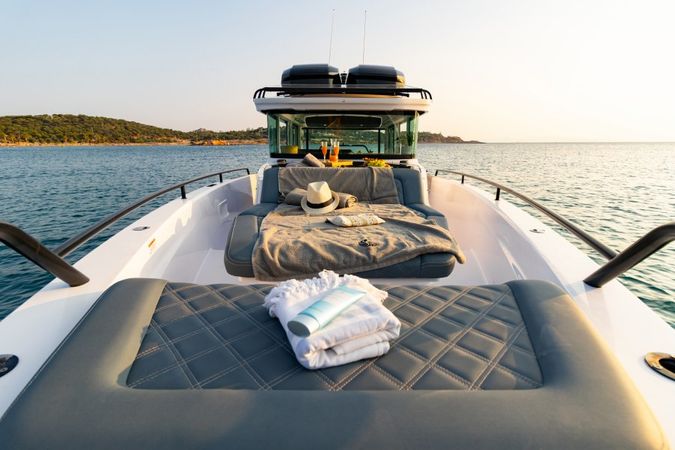 Axopar 37 XC | Character