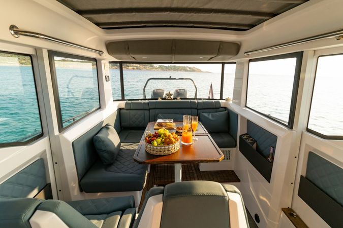 Axopar 37 XC | Character