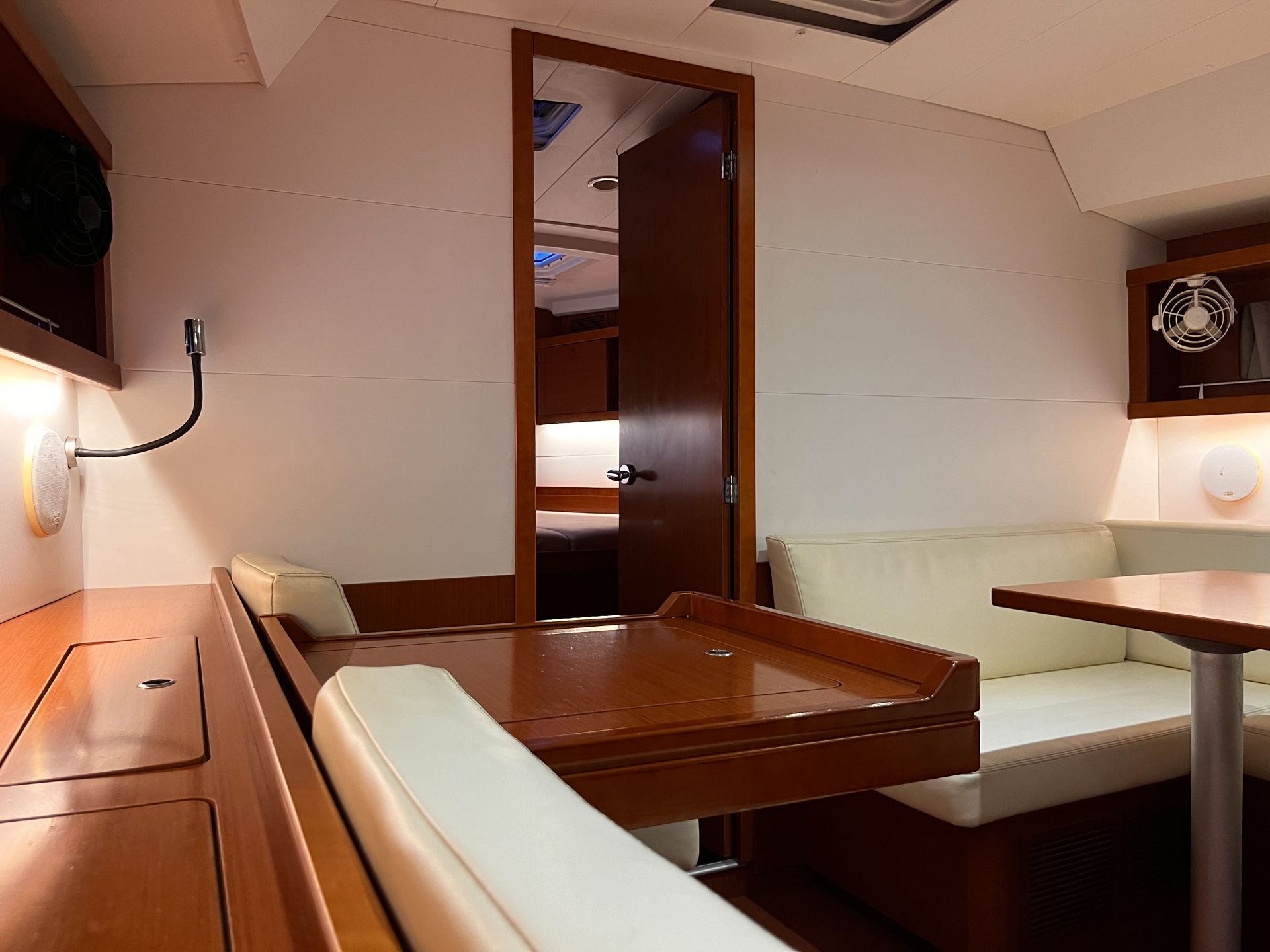 Beneteau Oceanis 41 | Beleza
