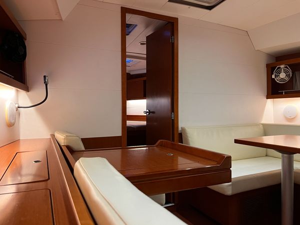 Beneteau Oceanis 41 | Beleza