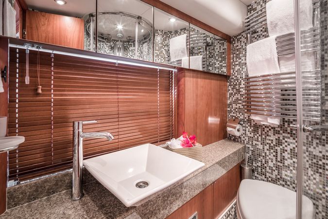 Sunseeker 72 | Number 9