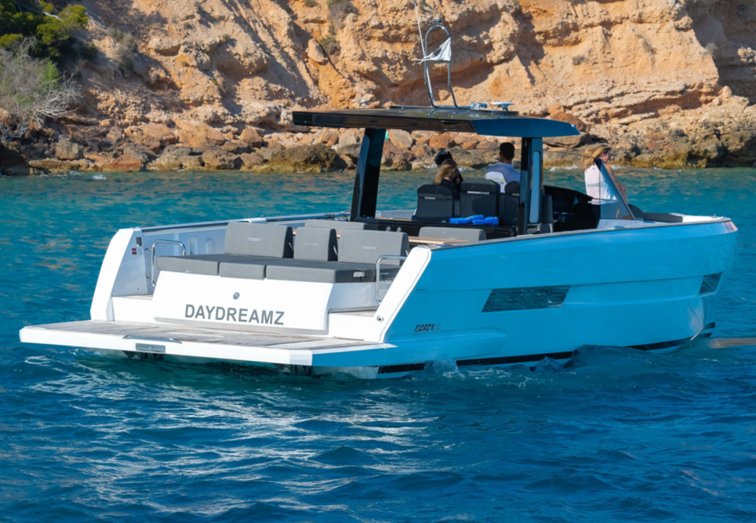 Fjord 44 | Daydreamz