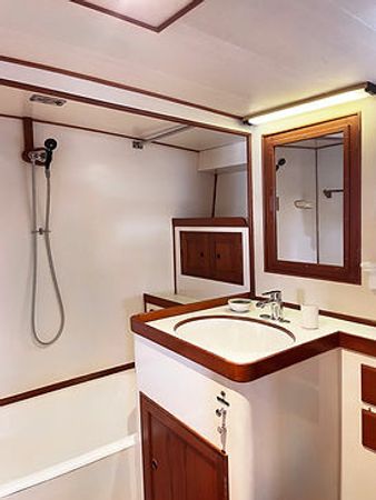 Grand Banks Custom Built | Ghimar