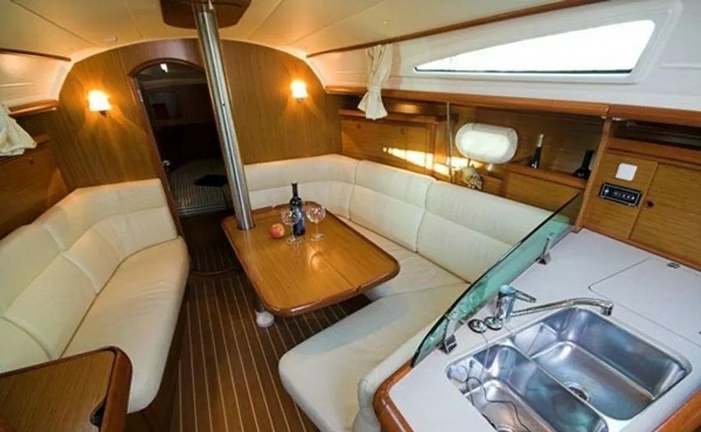 Jeanneau Sun Odyssey 35 | Keep Sailing 1