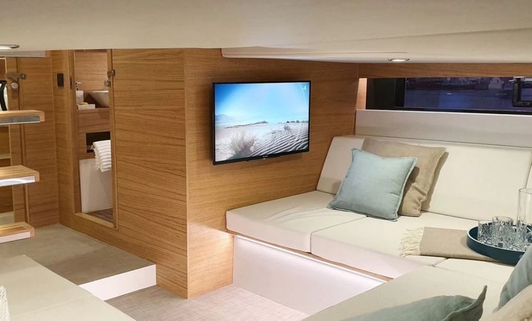 De Antonio D42 Open | Aura