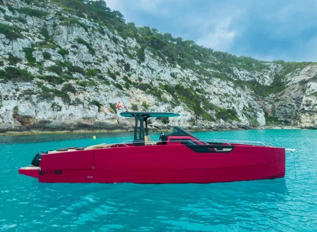 Nuva Yachts M11 | Red Thunder
