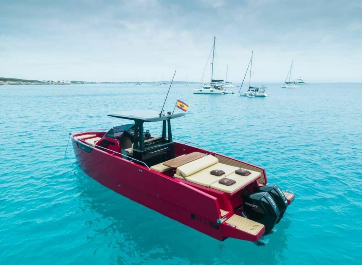 Nuva Yachts M11 | Red Thunder
