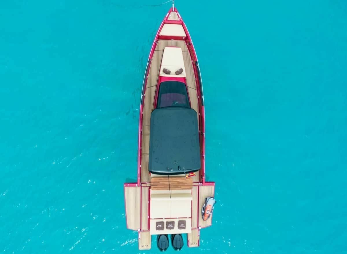 Nuva Yachts M11 | Red Thunder