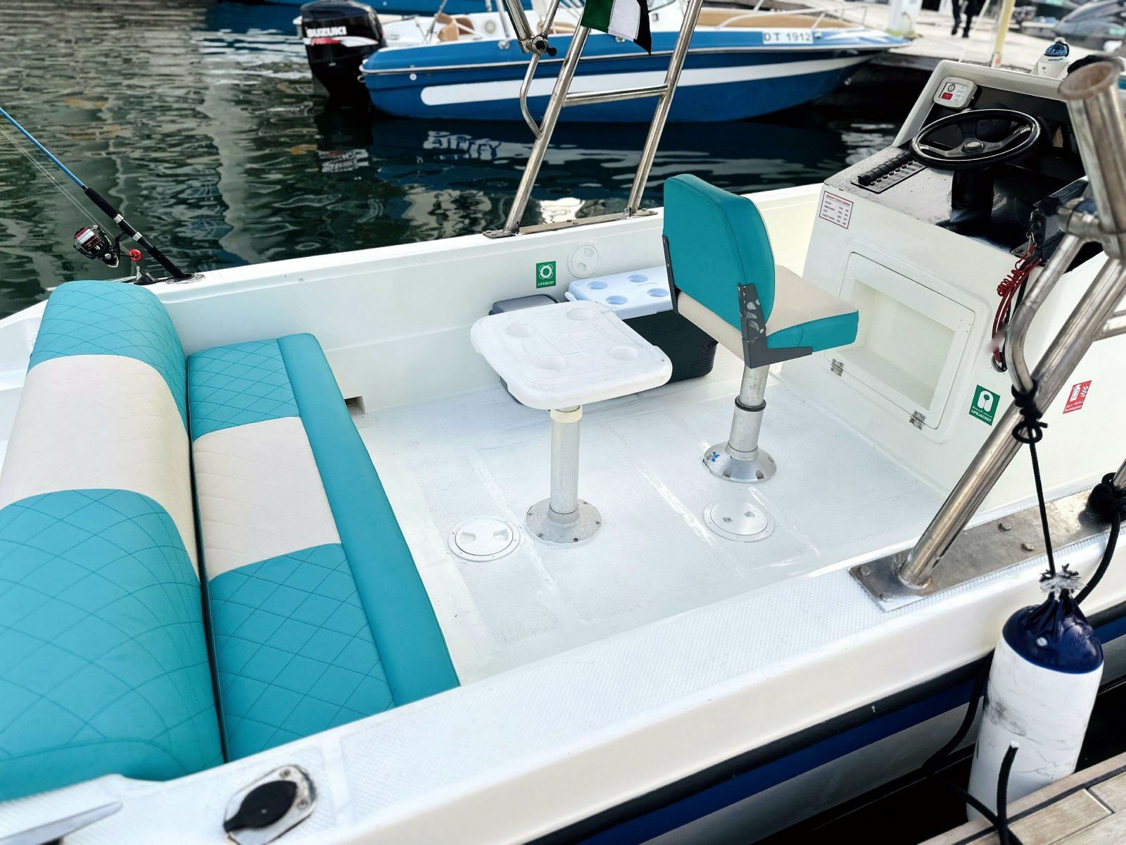 Custom Built 32 | Blue Fin