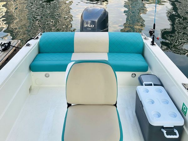 Custom Built 32 | Blue Fin