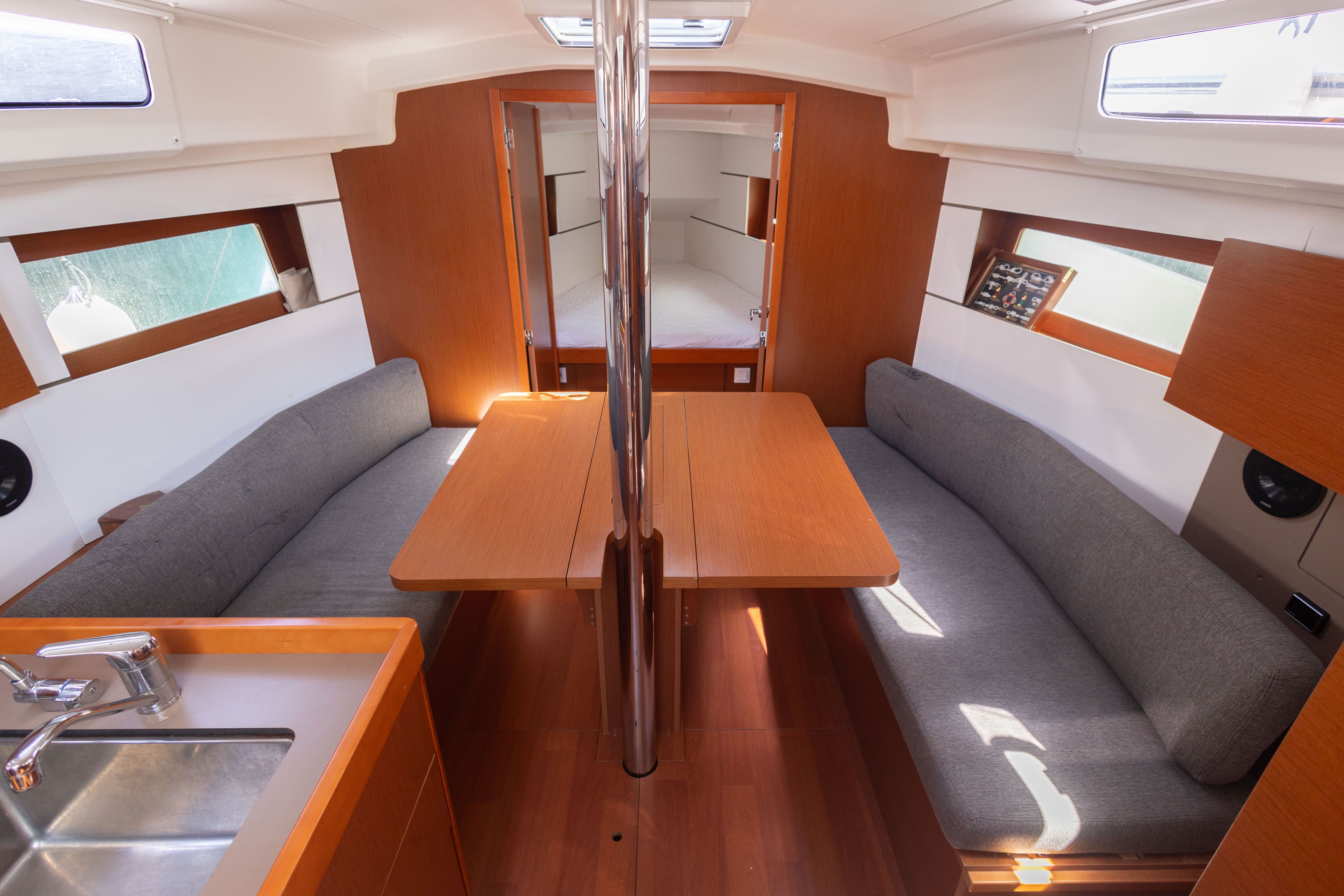 Beneteau Oceanis 35.1 | Islander