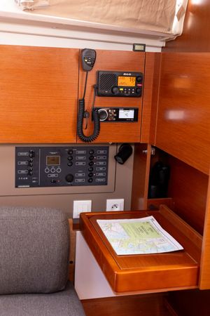 Beneteau Oceanis 35.1 | Islander