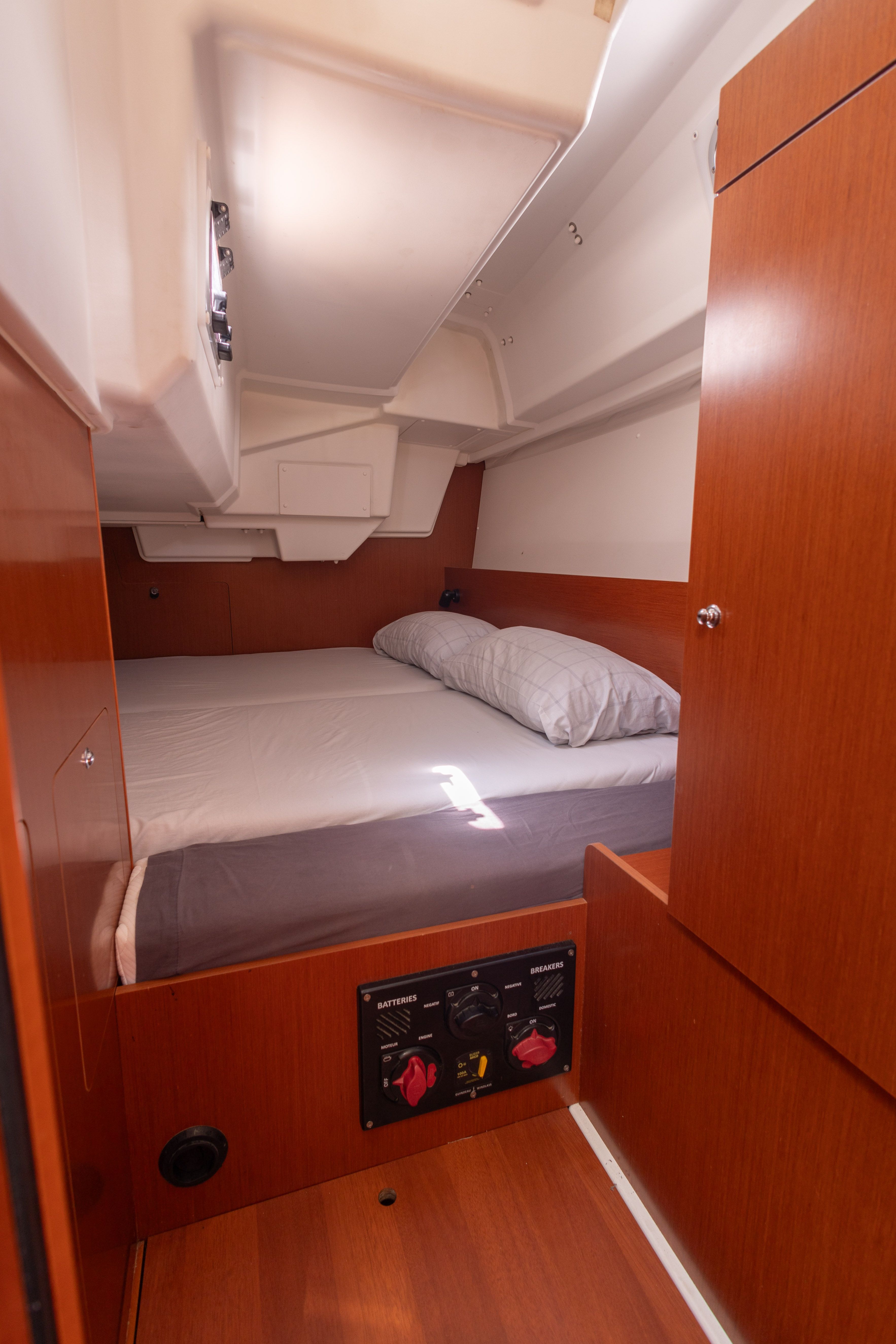 Beneteau Oceanis 35.1 | Islander