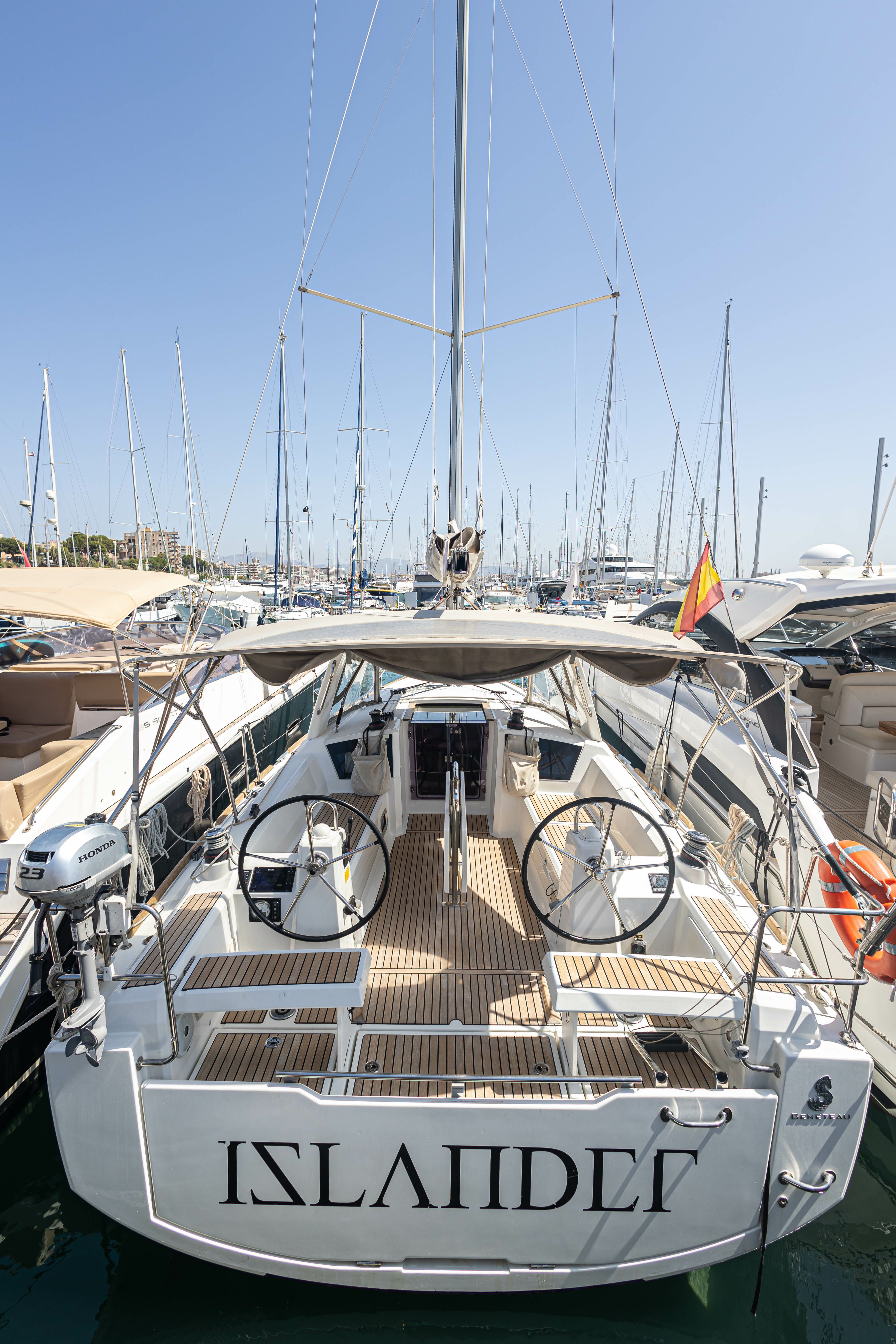 Beneteau Oceanis 35.1 | Islander