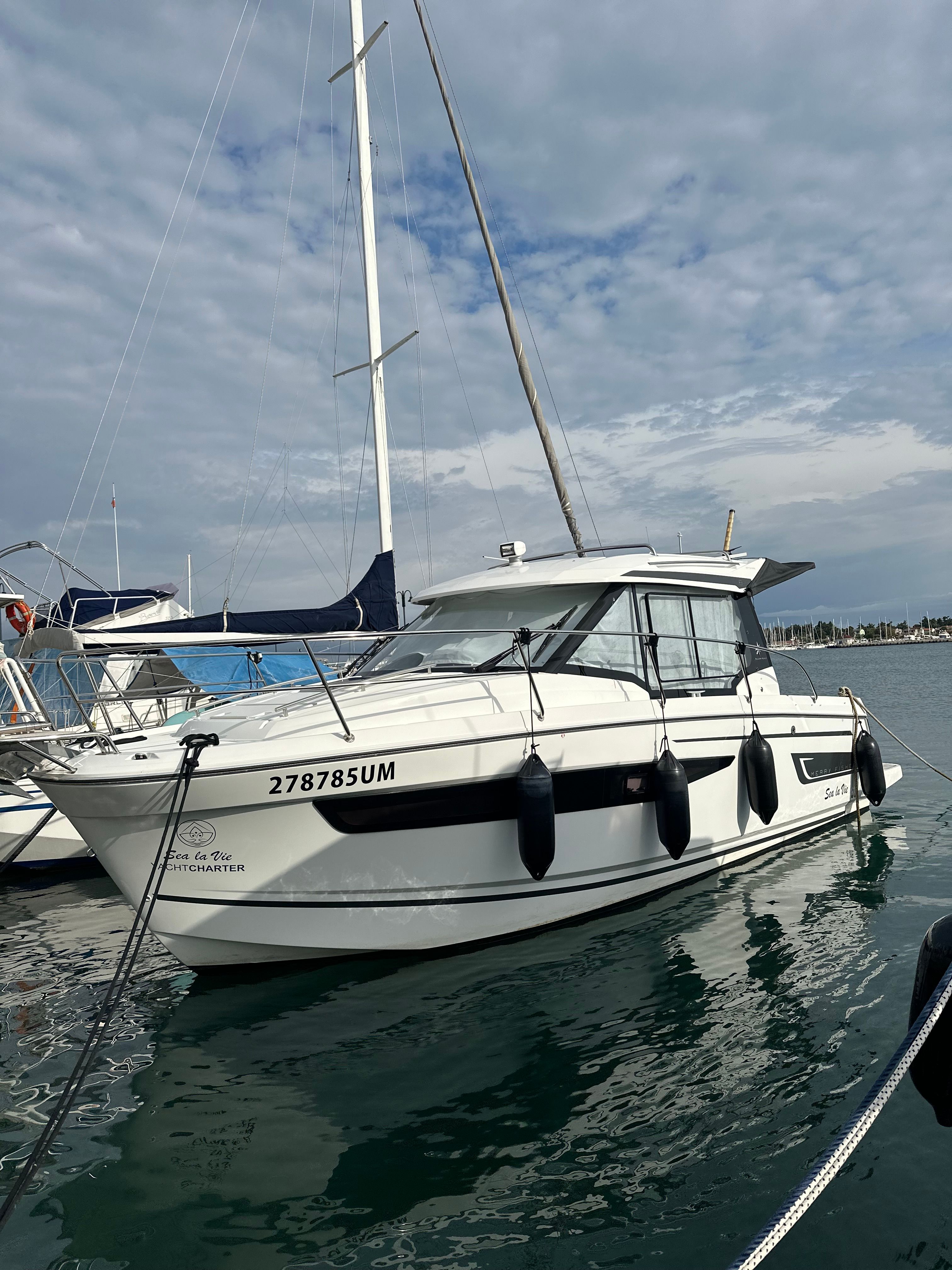 Jeanneau Merry Fisher 895 | Sea la vie