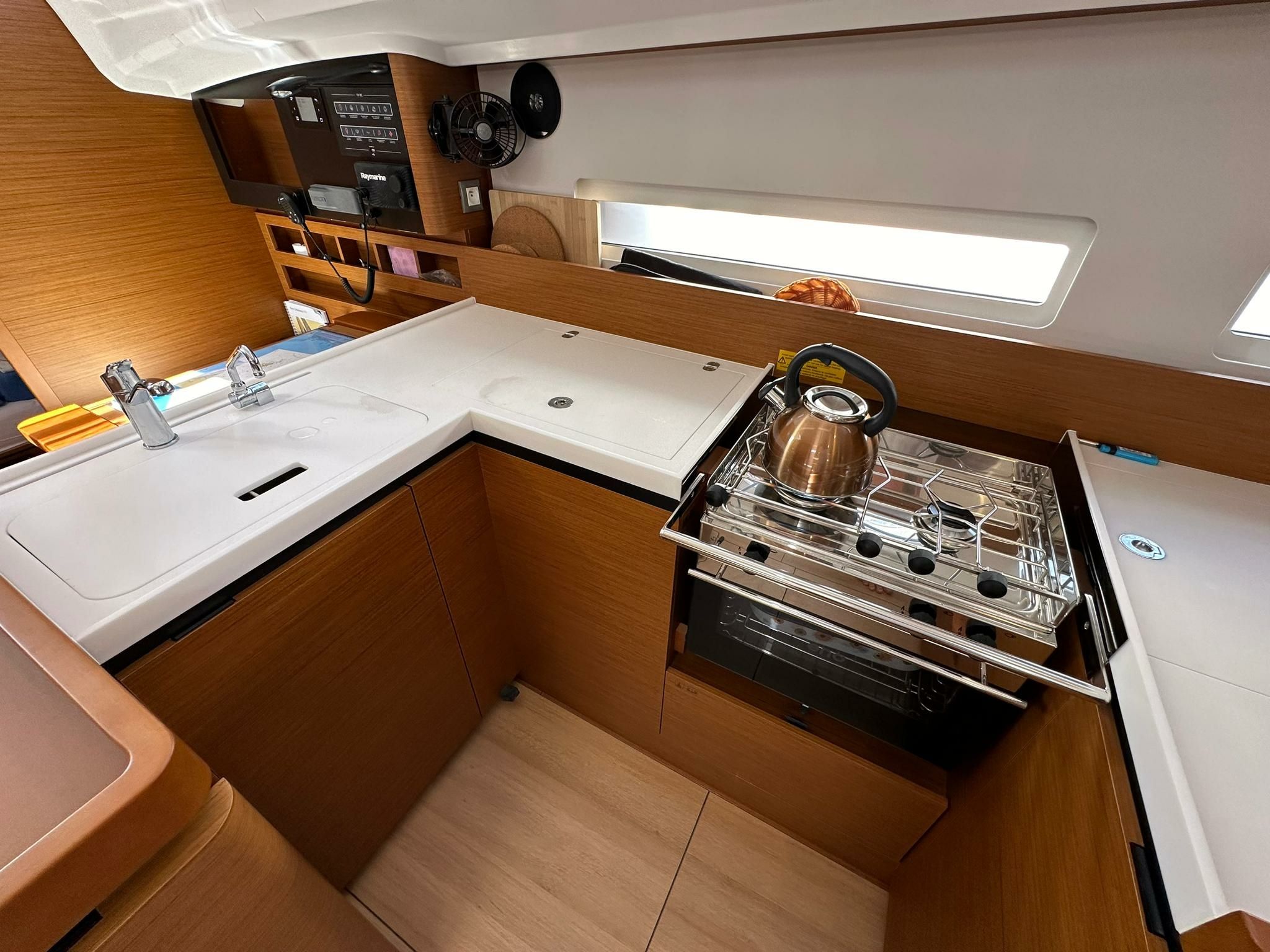 Jeanneau Sun Odyssey 410 | Bobo