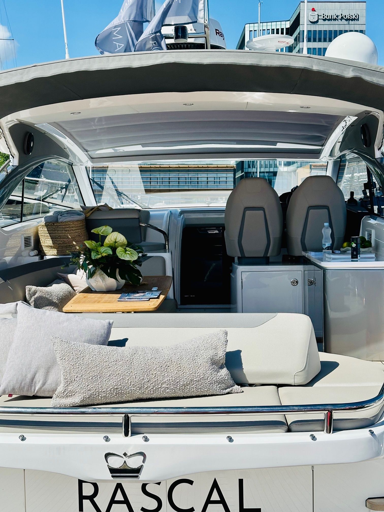 Princess V40 | Rascal