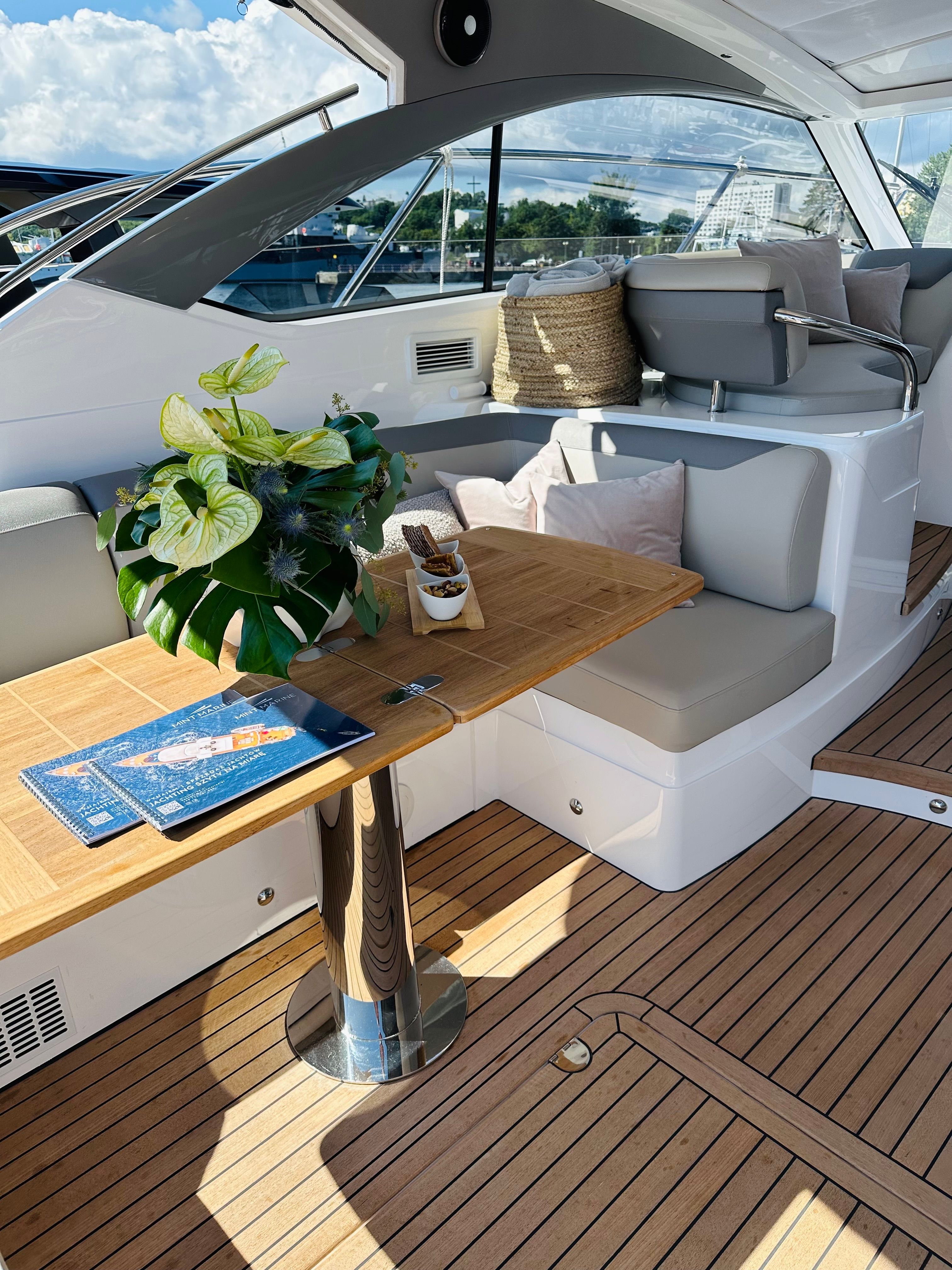 Princess V40 | Rascal