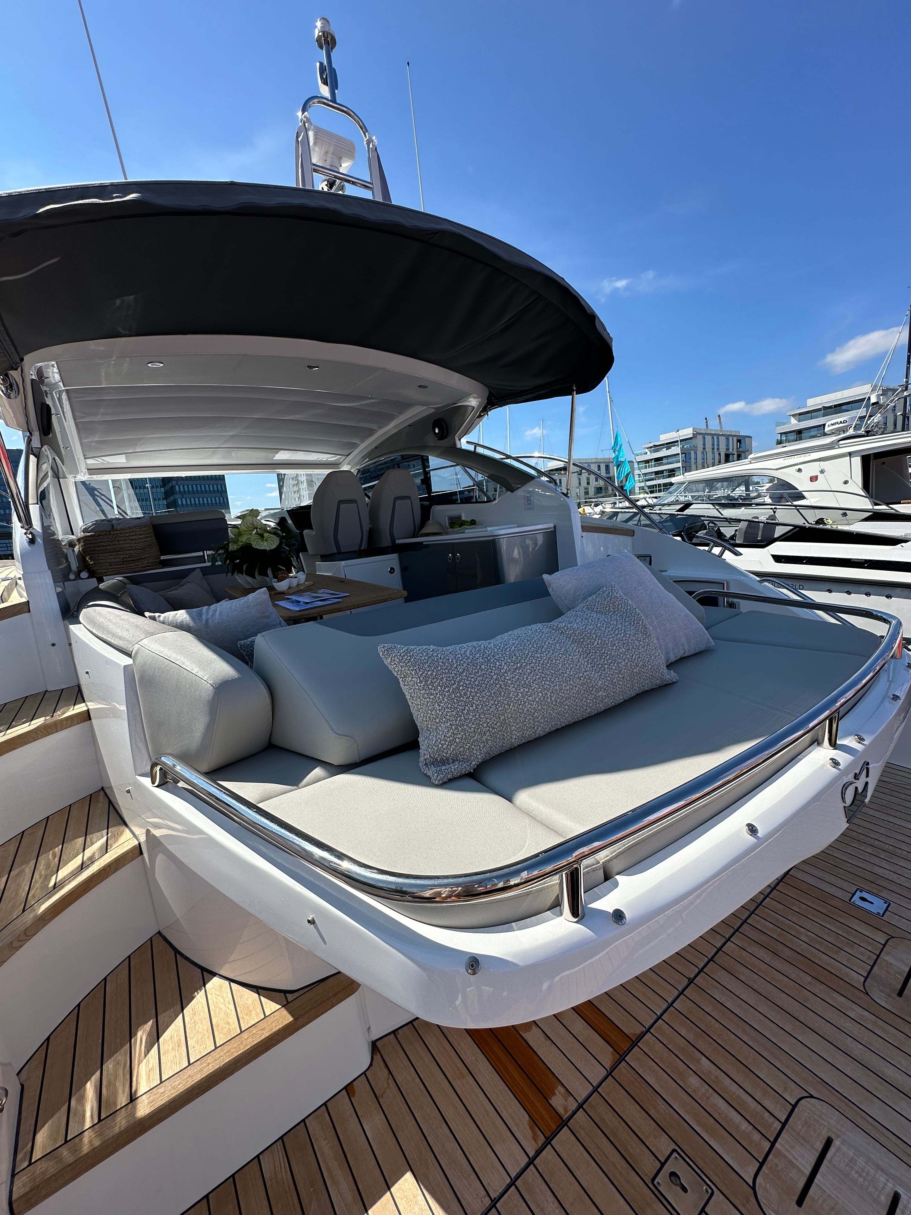 Princess V40 | Rascal