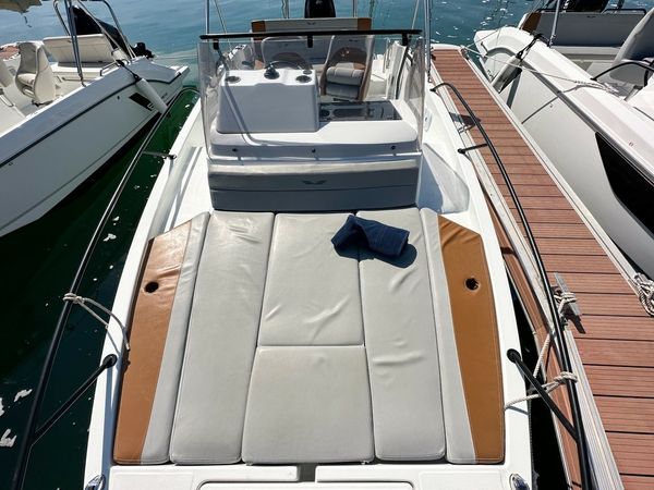 Beneteau Flyer 7 Sundeck | Garbi
