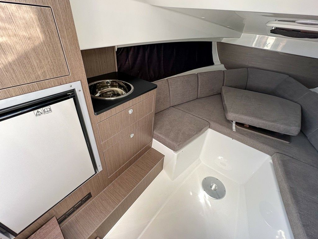 Beneteau Flyer 8 Sundeck | Llevant