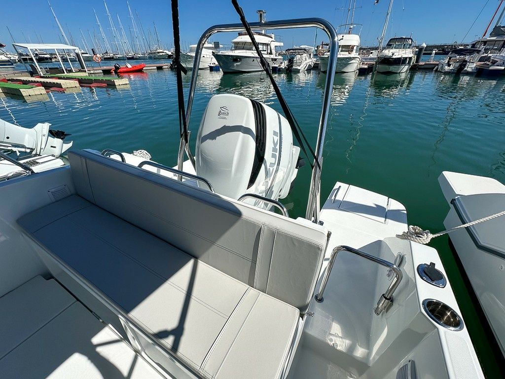 Beneteau Flyer 8 Sundeck | Llevant