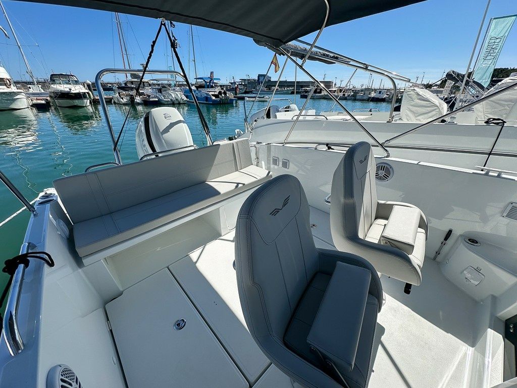 Beneteau Flyer 8 Sundeck | Llevant