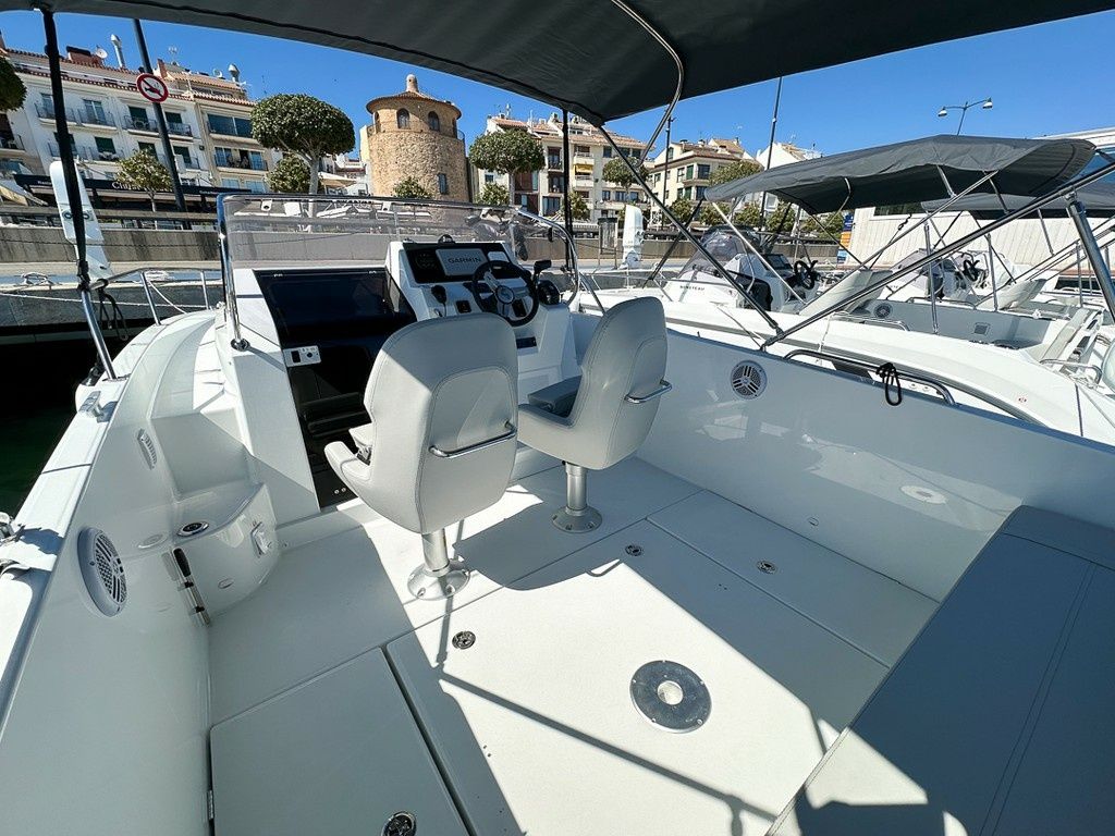 Beneteau Flyer 8 Sundeck | Llevant