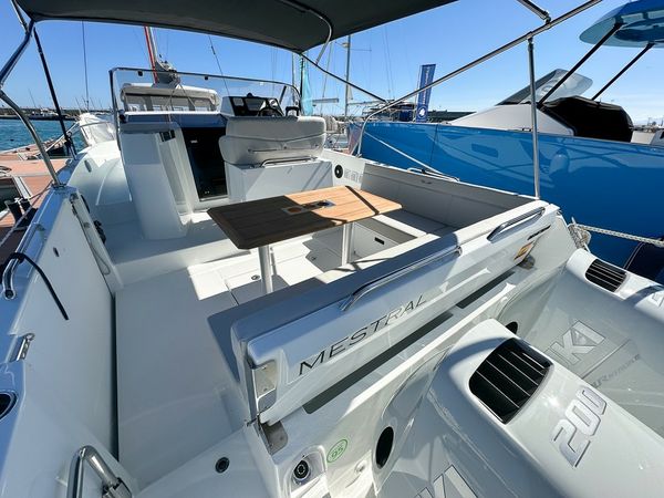 Beneteau Flyer 9 Sundeck | Mestral