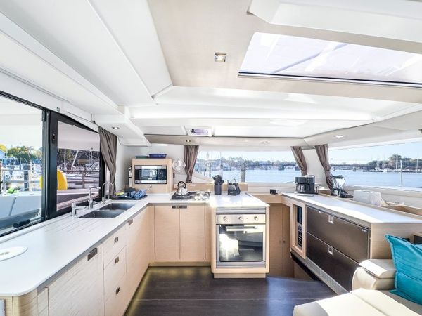 Fountaine Pajot Saona 47 | La Bella Vita