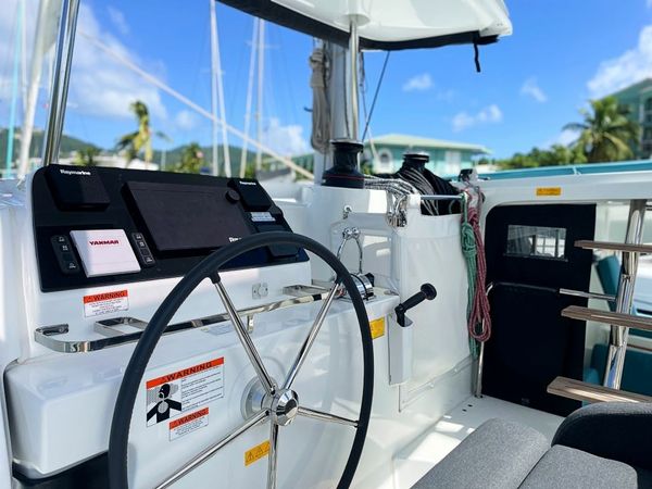 Lagoon 42 | Balancing Act