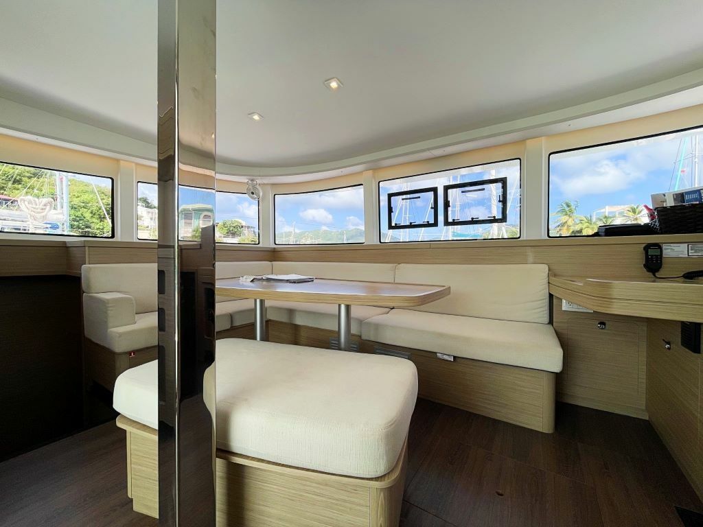 Lagoon 42 | Balancing Act