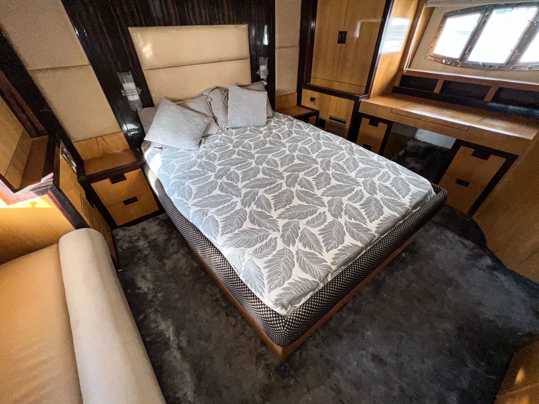 Gulf Craft Majesty 59 | The Crown