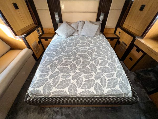 Gulf Craft Majesty 59 | The Crown