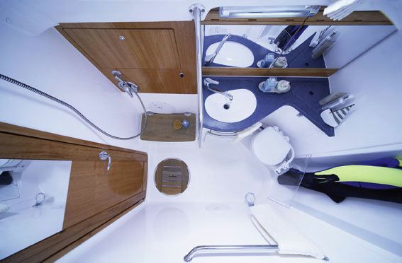 Bavaria 38 | Dotty Dot