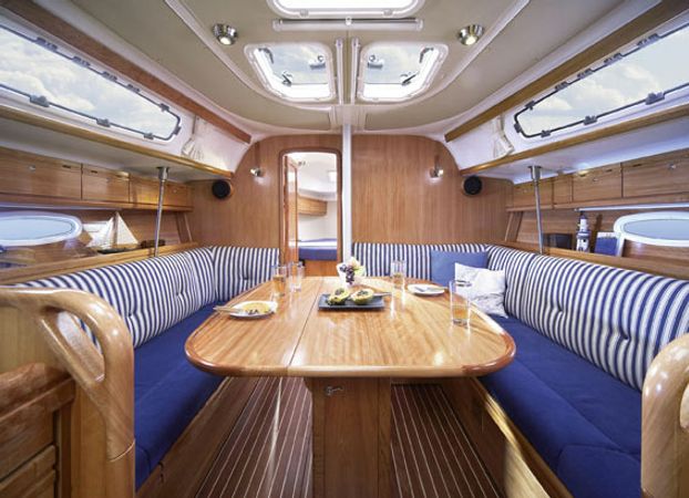 Bavaria 38 | Dotty Dot