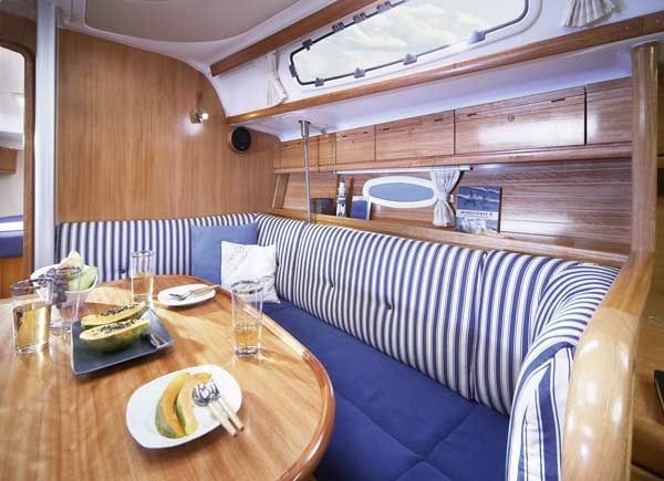 Bavaria 38 | Dotty Dot