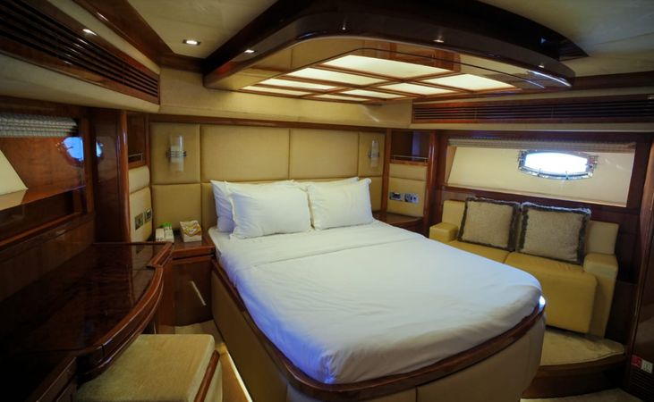Gulf Craft Majesty 88 | Hamdan 2