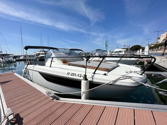 Flyer 8 Sundeck