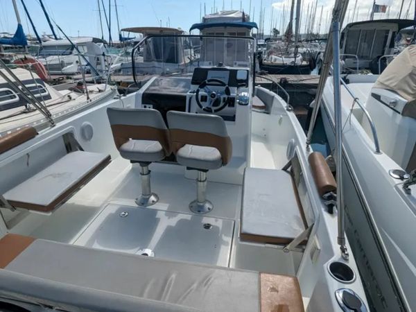 Beneteau Flyer 7 Spacedeck | Gian & Chris