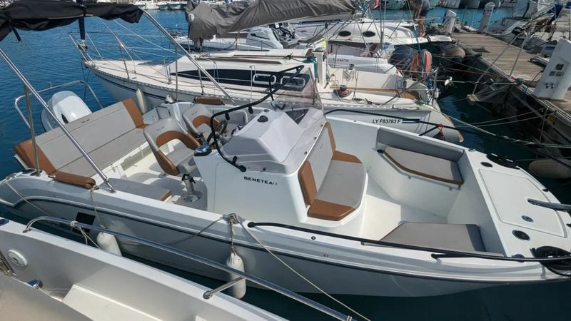 Beneteau Flyer 7 Spacedeck | Gian & Chris