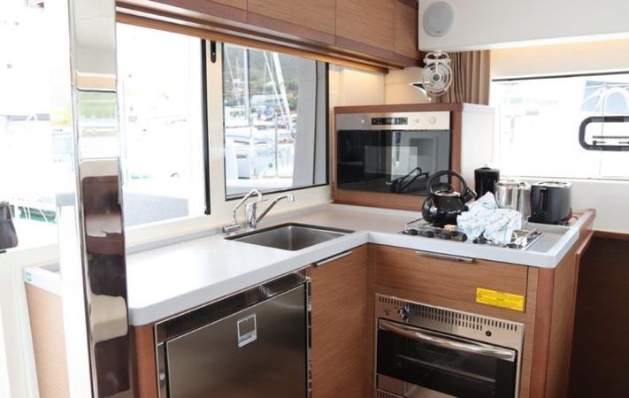 Lagoon 40 | Bubbles Up