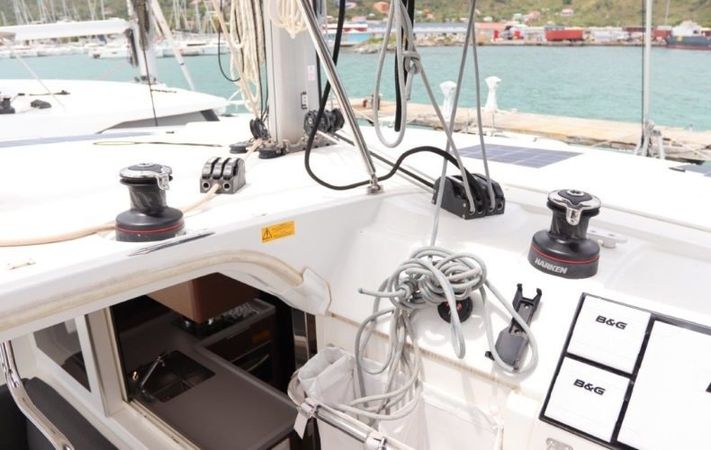 Lagoon 40 | Bubbles Up