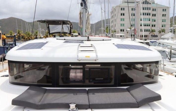 Lagoon 40 | Bubbles Up