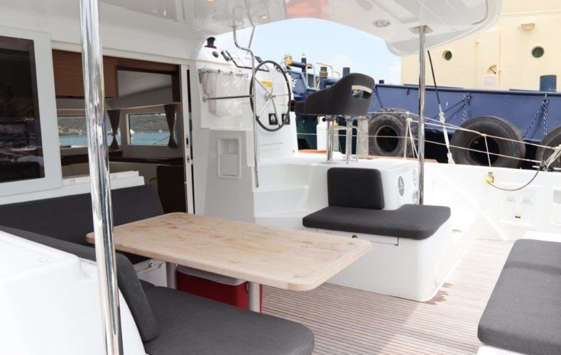 Lagoon 40 | Bubbles Up