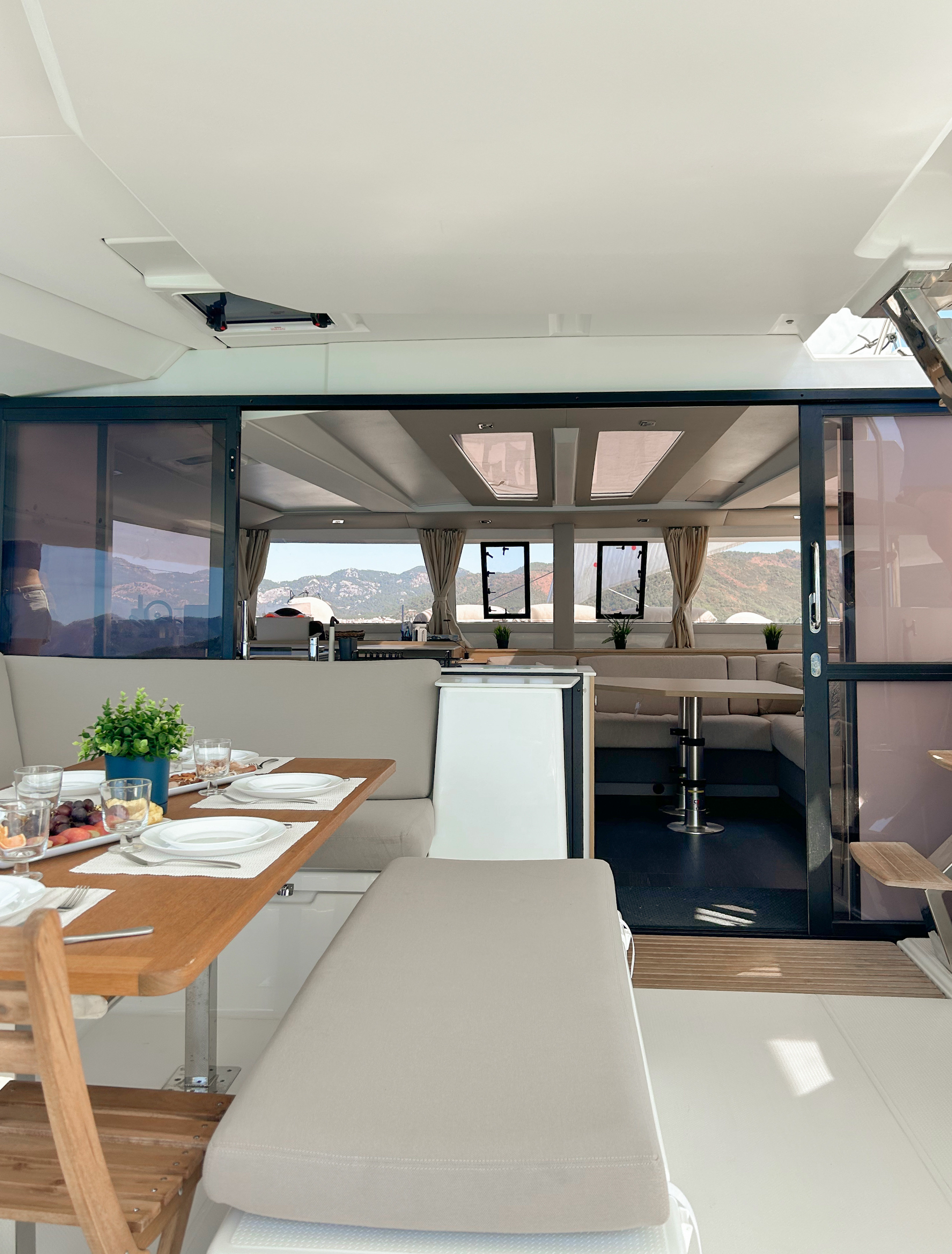 Fountaine Pajot Tanna 47 | Angara