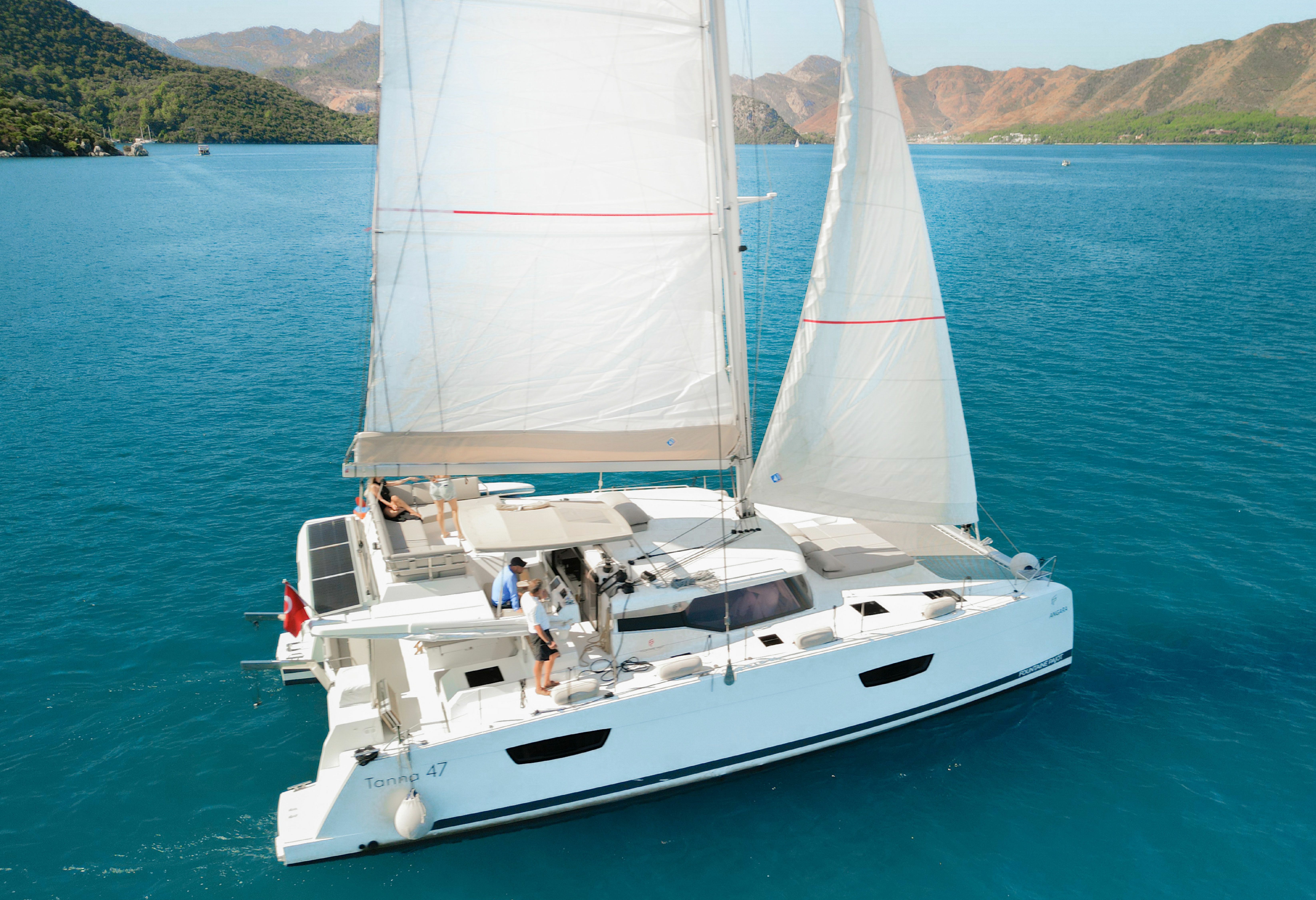 Fountaine Pajot Tanna 47 | Angara