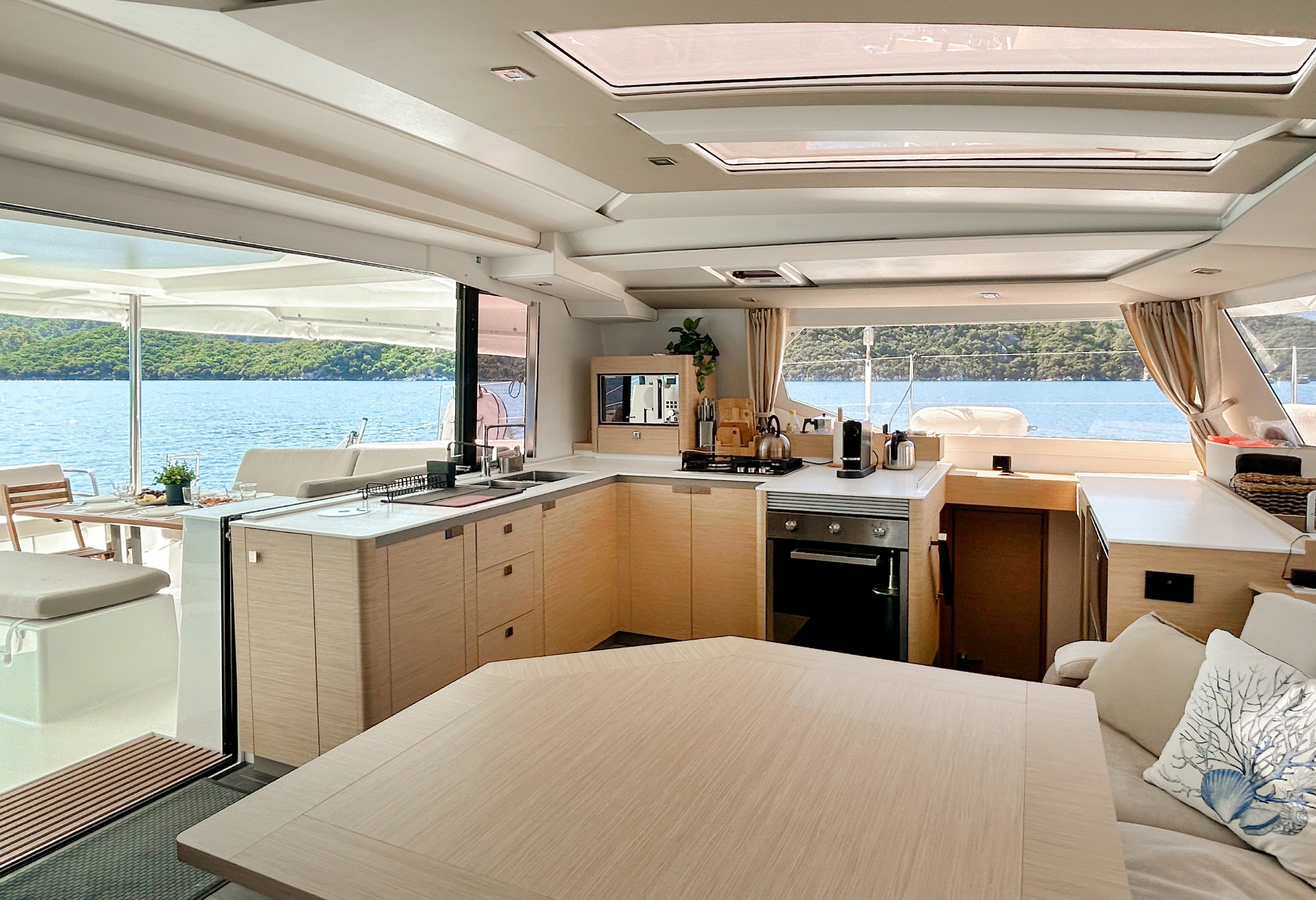 Fountaine Pajot Tanna 47 | Angara