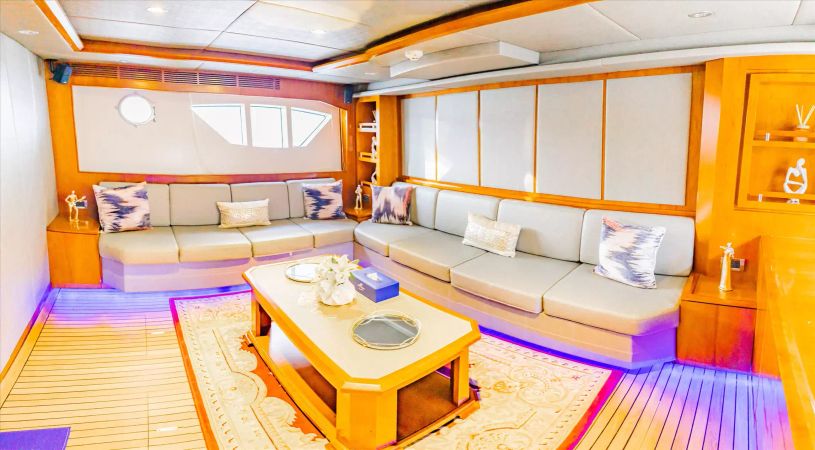 Custom Built 62 | Lana