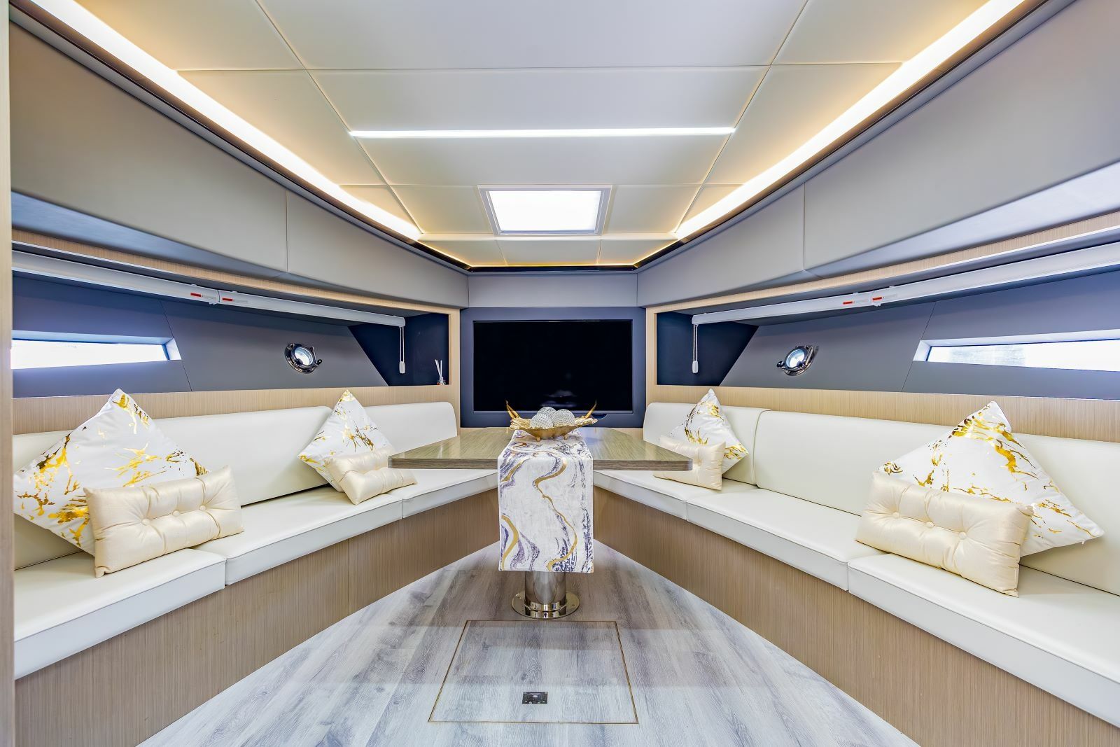 Custom Built 52 | Luna